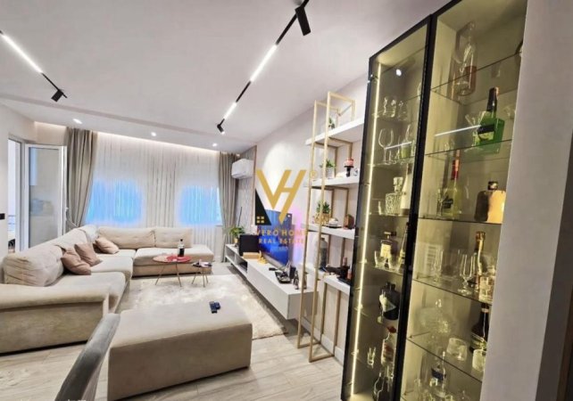 Tirane, shitet apartament 2+1+Ballkon Kati 3, 92 m² 145.000 € (FRESK)