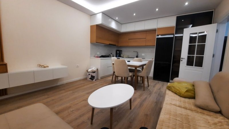 Tirane, shes apartament 1+1+Ballkon Kati 3, 74 m² 160.000 € (Rruga Sali Butka, pranë Square 21 dhe Kompleksit Delijorgji)