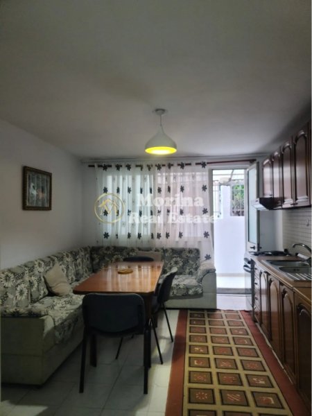 Tirane, jepet me qera apartament 3+1 Kati 1, 100 m² 650 € (Zogu i Zi)