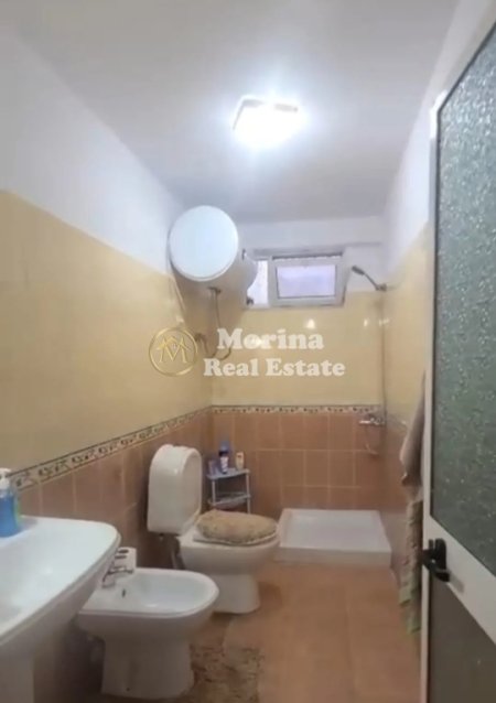 Tirane, jepet me qera apartament 3+1 Kati 1, 100 m² 650 € (Zogu i Zi)