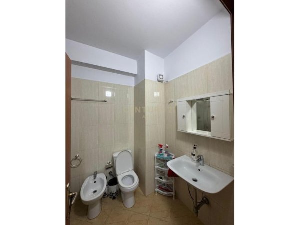 Tirane, jepet me qera apartament 1+1 Kati 4, 67 m² 450 € (Astir)