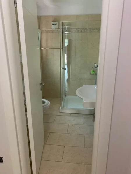 Vlore, shitet Vile 2 Katshe , 262 m² (Tragjas)