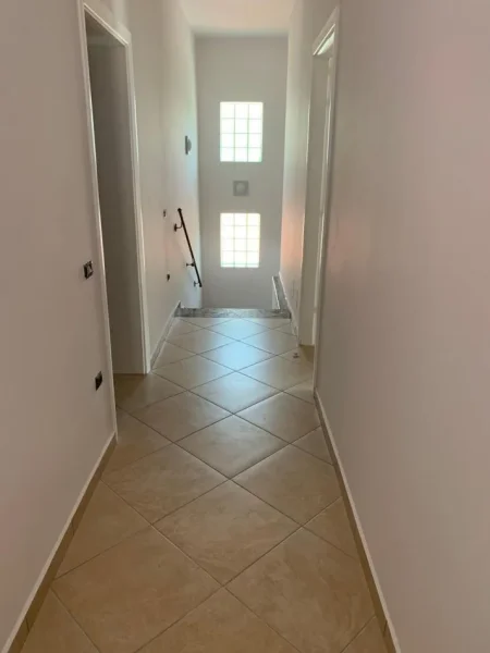 Vlore, shitet Vile 2 Katshe , 262 m² (Tragjas)