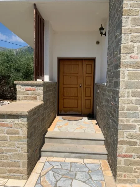 Vlore, shitet Vile 2 Katshe , 262 m² (Tragjas)