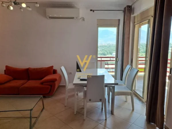 Tirane, jepet me qera apartament 2+1+Ballkon Kati 4, 110 m² 1.000 € (LIQENI THATE)