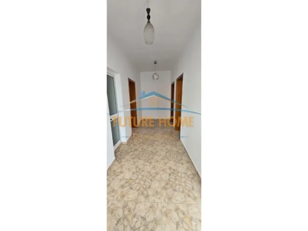 Tirane, jepet me qera Vile , 417 m² (Myslym Shyri, Tiranë)