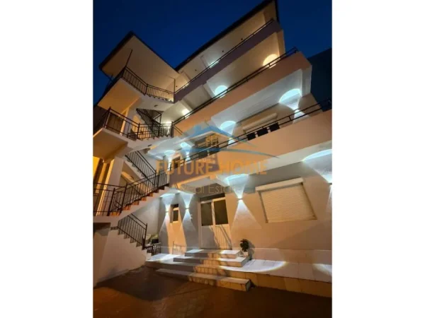 Tirane, jepet me qera Vile , 417 m² (Myslym Shyri, Tiranë)