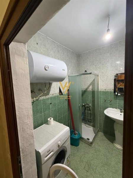 Tirane, jepet me qera apartament 2+1+Ballkon Kati 5, 100 m² 750 € (KOMUNA E PARISIT)