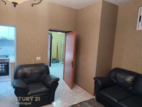 Tirane, jepet me qera apartament 1+1 Kati 1, 70 m² 450 € 