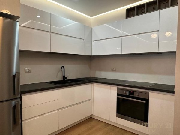 Tirane, jepet me qera apartament 1+1 Kati 3, 60 m² 500 € 