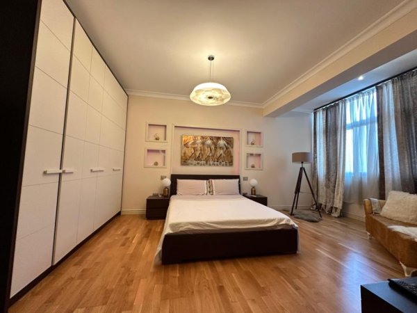Tirane, shitet apartament 2+1 Kati 3, 120 m² 300.000 € (QENDRA KRISTAL)