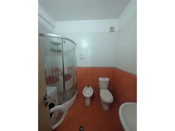 Tirane, shes apartament 1+1 Kati 1, 63 m² 75.000 € (Fresk)