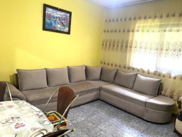 Jepet me Qera Super Hyrje e mobiluar 1+1 ne Jordan Misja  Kati 1, 80 m² 350 €