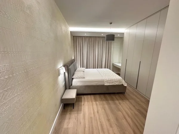 Tirane, jepet me qera apartament 2+1 Kati 3, 100 m² 1.200 € (zogu zi)