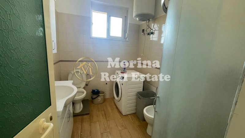 Tirane, jepet me qera apartament 1+1+Ballkon Kati 3, 120 m² 450 € (Fakulteti i Mjekesise)
