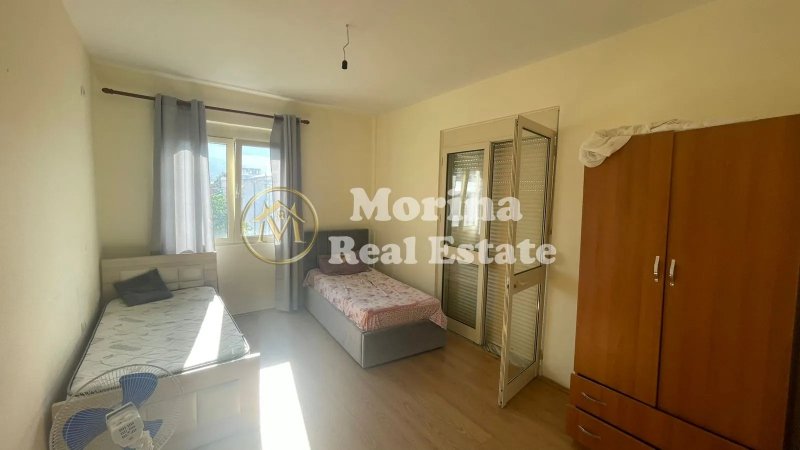 Tirane, jepet me qera apartament 1+1+Ballkon Kati 3, 120 m² 450 € (Fakulteti i Mjekesise)