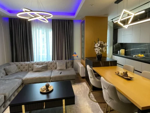 Tirane, shitet apartament 2+1+Ballkon Kati 4, 100 m² 240.000 € (KOMPLEKSI QAZIM TURDIU,ISH FUSHA AVIACIONIT)