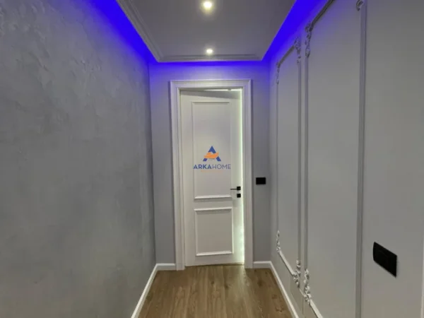 Tirane, shitet apartament 2+1+Ballkon Kati 4, 100 m² 240.000 € (KOMPLEKSI QAZIM TURDIU,ISH FUSHA AVIACIONIT)