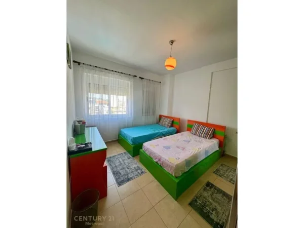 Tirane, jepet me qera apartament 2+1 Kati 7, 85 m² 600 € 