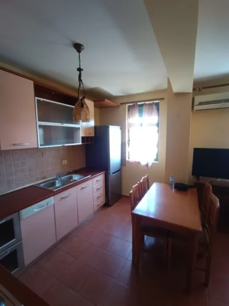 Tirane, jepet me qera apartament 1+1+Aneks+Ballkon Kati 6, 1 m² 500 € (fusha e aviacionit)