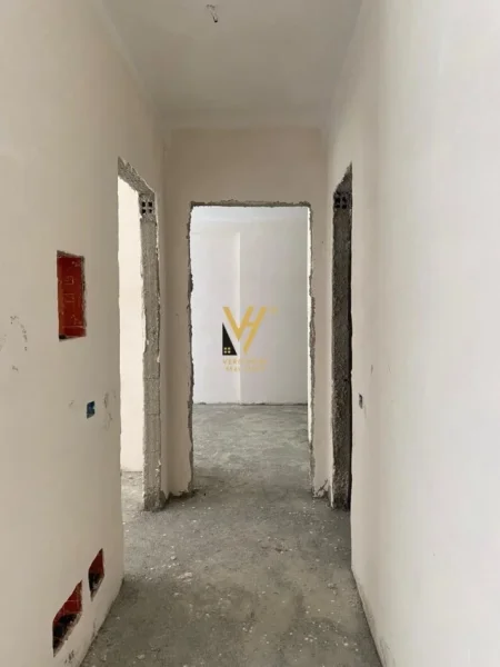 Tirane, shitet apartament 2+1+Ballkon Kati 4, 106 m² 200.000 € (RRUGA E ELBASANIT)