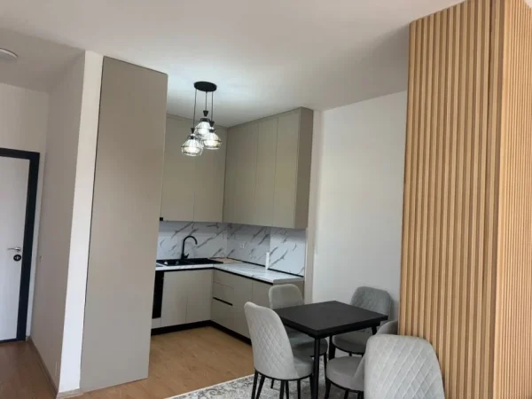 Tirane, jepet me qera apartament 2+1+Aneks+Ballkon Kati 2, 105 m² 750 € (Fusha Aviacionit)