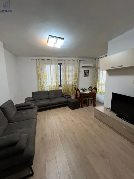 Tirane, jepet me qera apartament 2+1 Kati 3, 90 m² 500 € 
