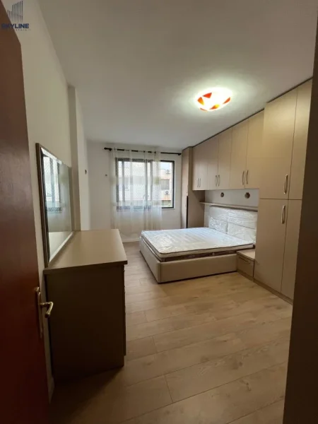 Tirane, jepet me qera apartament 2+1 Kati 3, 90 m² 500 € 