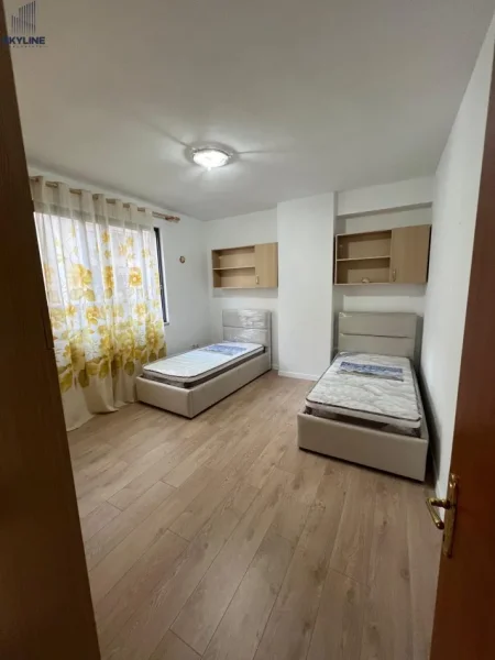 Tirane, jepet me qera apartament 2+1 Kati 3, 90 m² 500 € 