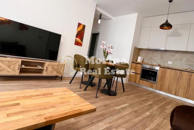 Tirane, jepet me qera apartament 2+1 Kati 10, 150 m² 800 € (Joedan Misja)