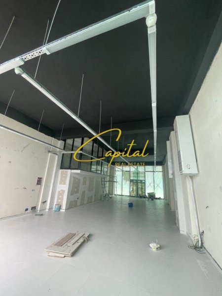 Tirane, jepet me qera ambjent biznesi Kati 0, 145 m² 1.100 € (MEDRESEJA)