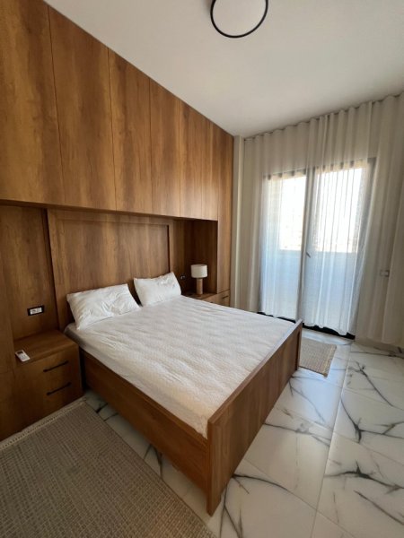Tirane, jepet me qera apartament 1+1+Ballkon Kati 4, 75 m² 800 € (Vasil Shanto)