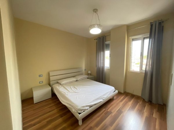 Tirane, shitet apartament 1+1 Kati 4, 56 m² 136.000 € (Kryqezimi i Brrylit)