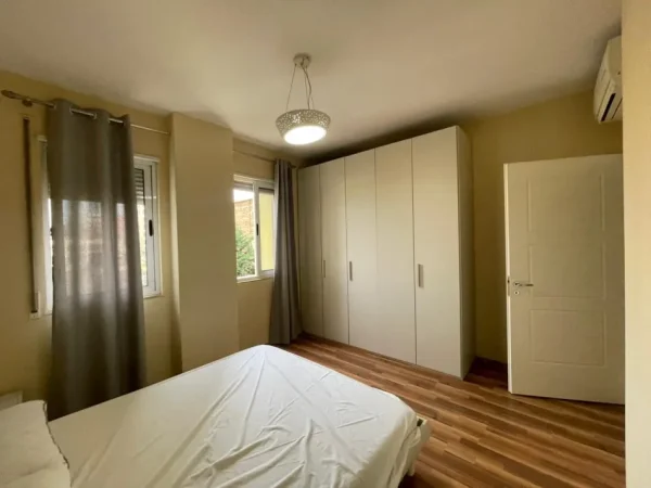 Tirane, shitet apartament 1+1 Kati 4, 56 m² 136.000 € (Kryqezimi i Brrylit)