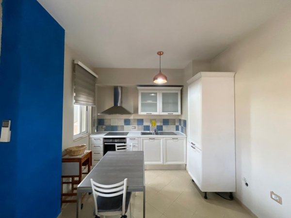 Tirane, shitet apartament 1+1 Kati 4, 56 m² 136.000 € (Kryqezimi i Brrylit)