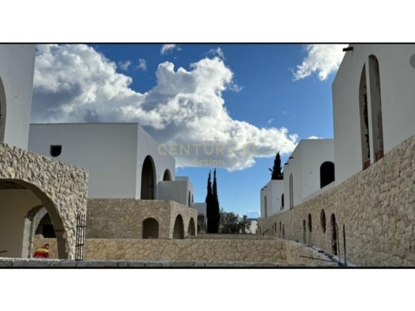 Dhermi - Palase, shitet Vile 3+1 Kati 3, 393 m² 950.000 € 