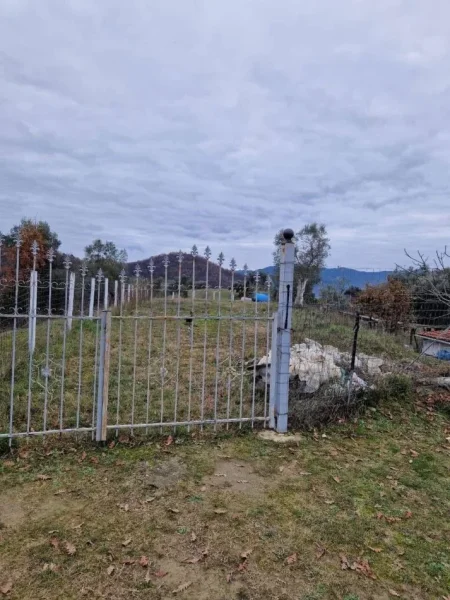 Tirane, shitet toke , 2.000 m² (Sharre, Tirane)