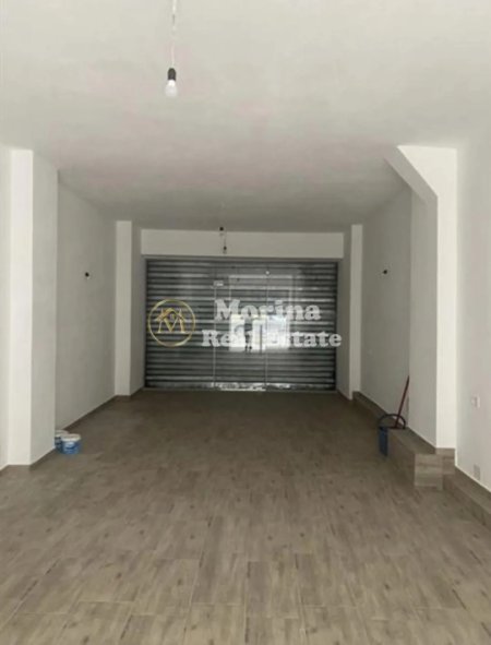 Tirane, jepet me qera ambjent biznesi Kati 0, 50 m² 400 € (Pallati me Shigjeta)