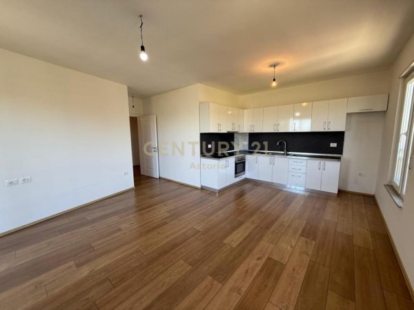 Tirane, shes 3+1 Kati 9, 124 m² 167.000 € (Astir)
