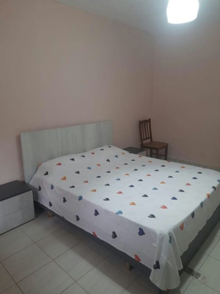 Tirane, jepet me qera apartament 1+1+Ballkon Kati 1, 63 m² 460 € (Rruga&quot;Kavajes&quot;)