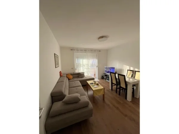 Tirane, shitet apartament 2+1 Kati 3, 80 m² 155.000 € (Materniteti i Ri)
