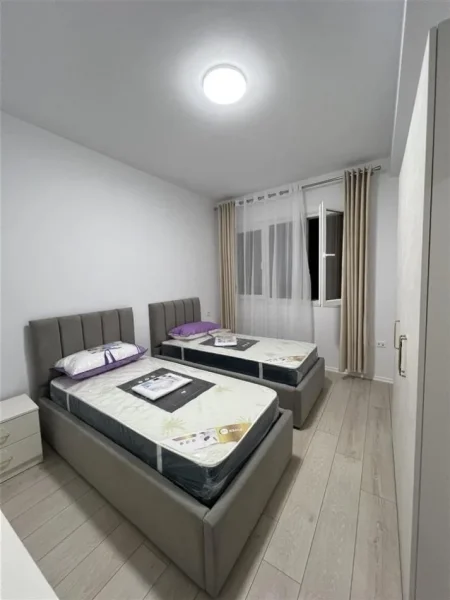 Tirane, jepet me qera apartament 2+1+Ballkon Kati 9, 100 m² 600 € (Astir (River Residence))