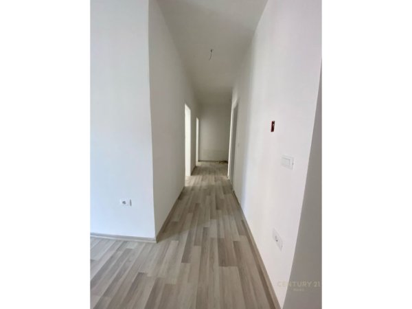 Tirane, shes apartament 2+1 Kati 3, 107 m² 144.000 € (Astir)