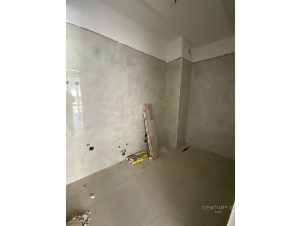 Tirane, shes apartament 2+1 Kati 3, 107 m² 144.000 € (Astir)