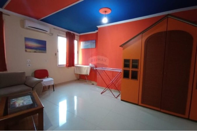 Tirane, shitet garsonier 1+1 Kati 3, 41 m² 102.000 € (Pazari i ri)