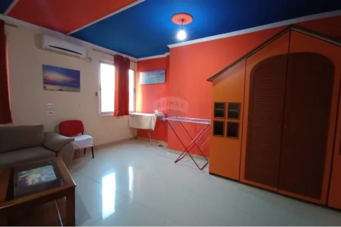 Tirane, shitet garsonier 1+1 Kati 3, 41 m² 102.000 € (Pazari i ri)