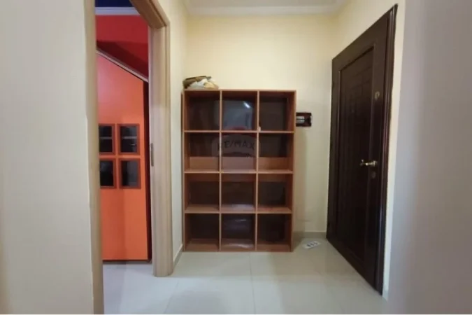 Tirane, shitet garsonier 1+1 Kati 3, 41 m² 102.000 € (Pazari i ri)