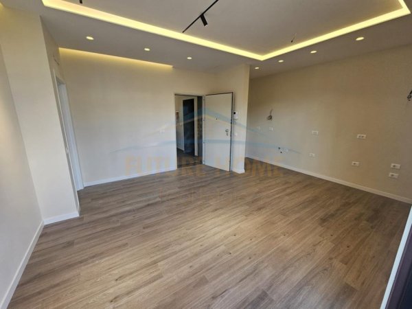 Tirane, jepet me qera apartament 2+1 Kati 3, 97 m² 1.400 € 