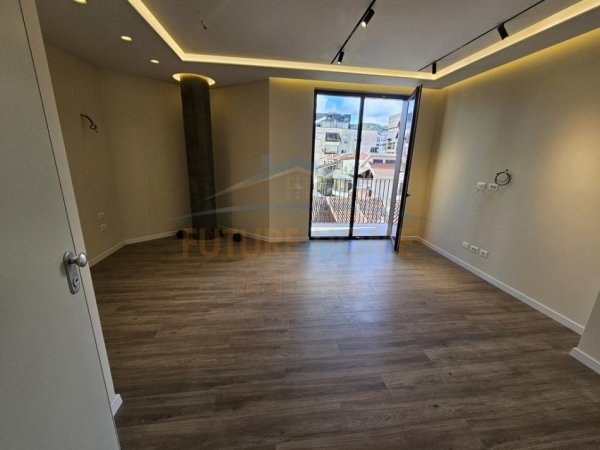 Tirane, jepet me qera apartament 2+1 Kati 3, 97 m² 1.400 € 