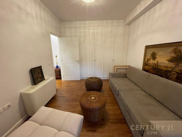 Tirane, shitet apartament 2+1 Kati 1, 116 m² 260.000 € 